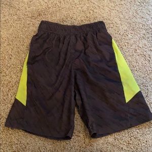 Nike boys dri fit size 5